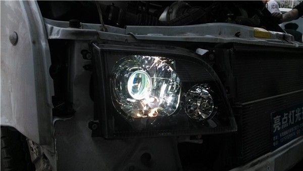 东莞全顺改灯—升级全新奥迪Q5双光透镜+汉雷氙气灯泡