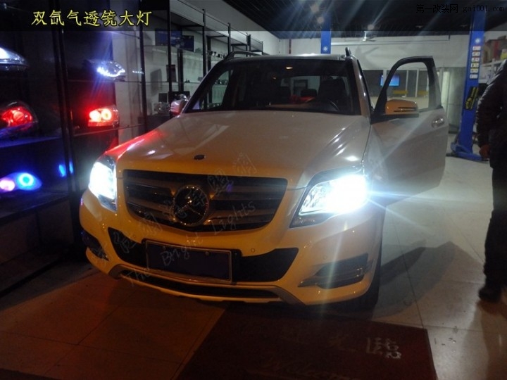 2013款奔驰GLK300改装Q5双氙气透镜大灯—南京改装GLK300大灯