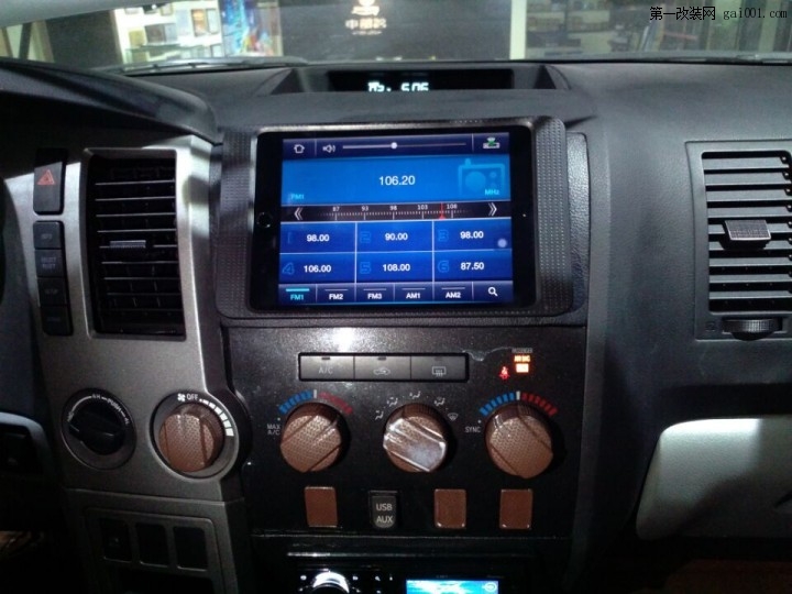 丰田坦途完美体验--苹果“IPAD”改装上车。