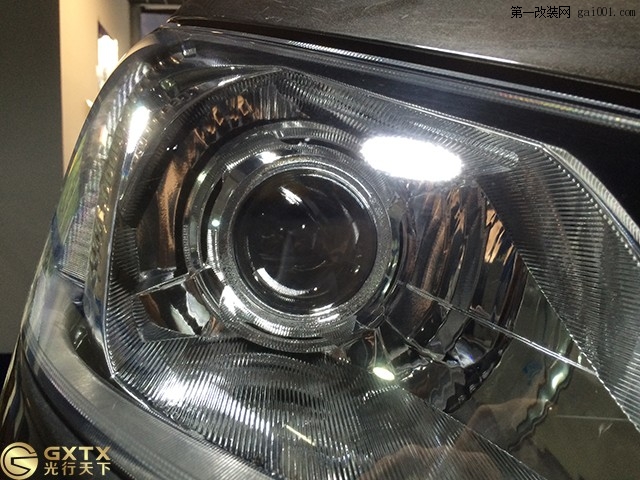 深圳车灯改装 日产NV200升级海拉5双光透镜 氙气灯