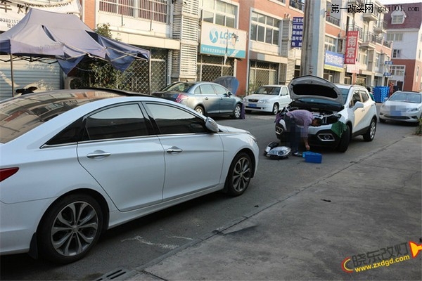 镇江晓东改灯 荣威550改Q5双光透镜 氙气大灯 效果诠释工艺