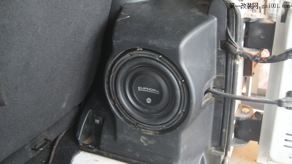 吉普牧马人汽车隔音改装+升级JBL套装喇叭