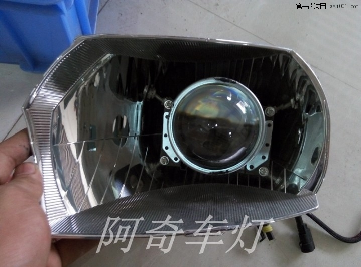 日产骐达大灯升级Q5透镜