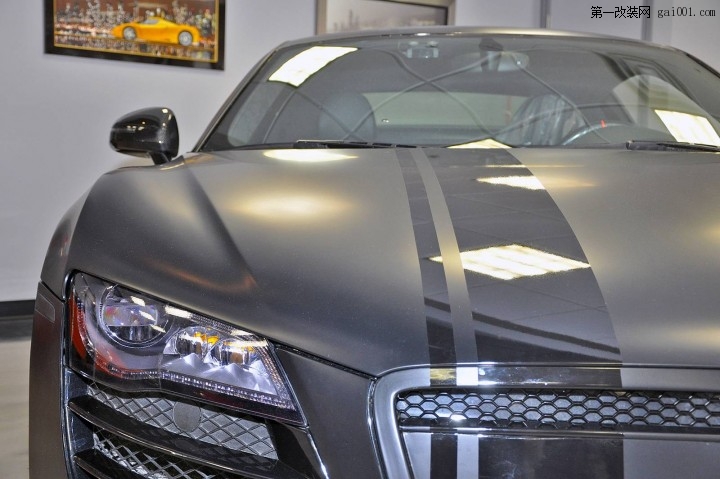 matte-black-audi-r8-2.jpg