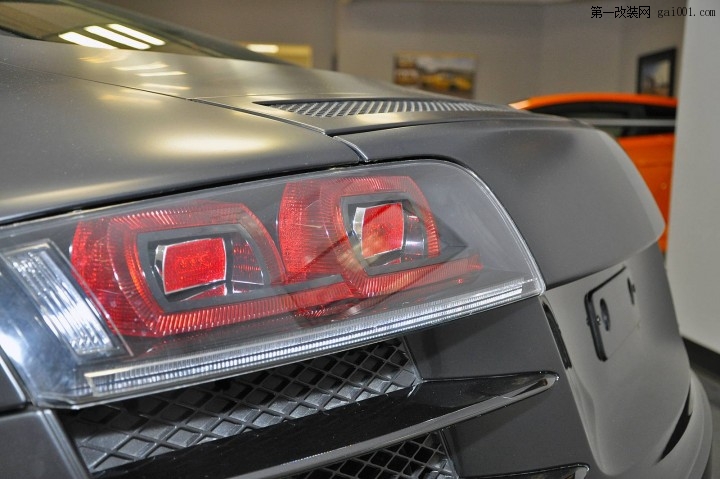 matte-black-audi-r8-8.jpg