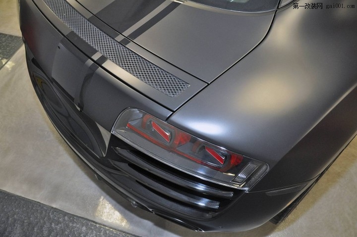 matte-black-audi-r8-18.jpg