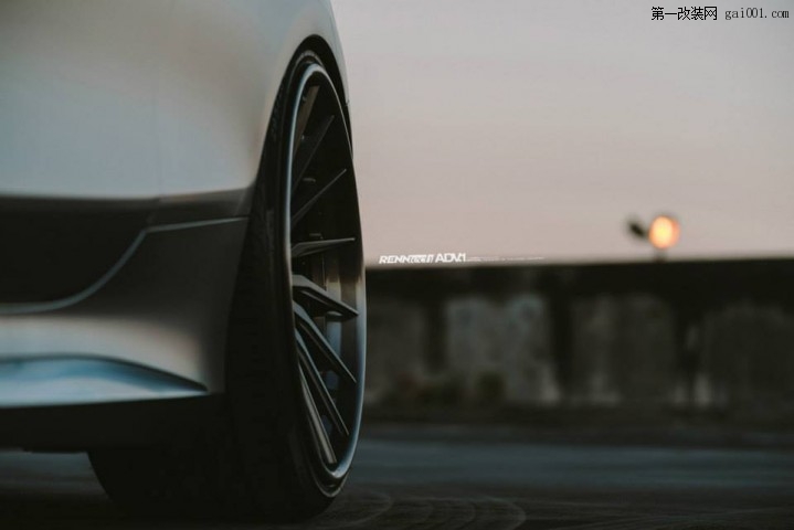 Renntech梅赛德斯 - 奔驰AMG S63跑车