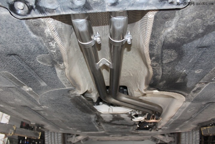 宝马530改装FDR中段尾段双阀门排气系统
