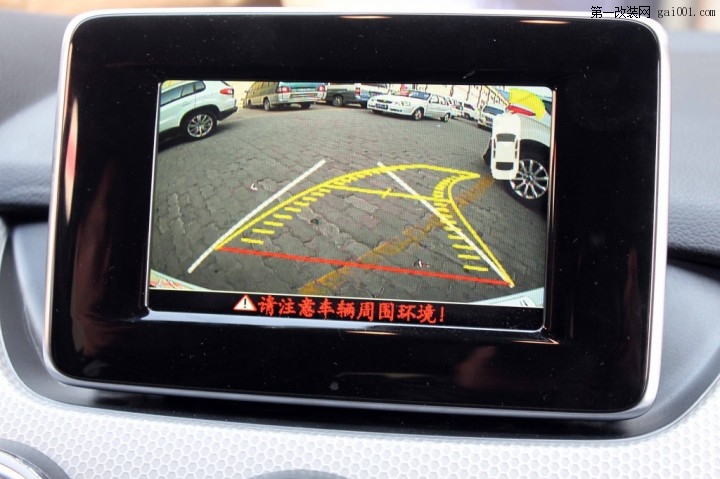天津奔驰B200安装贝克导航倒影雷达同步显示天津小吕作业...