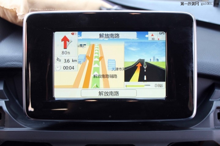 天津奔驰B200安装贝克导航倒影雷达同步显示天津小吕作业...