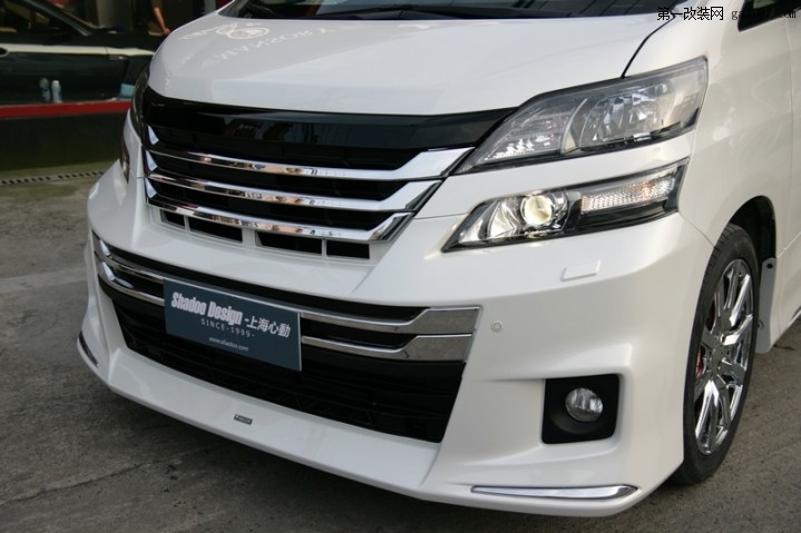 vellfire modellista tourer_0105.jpg