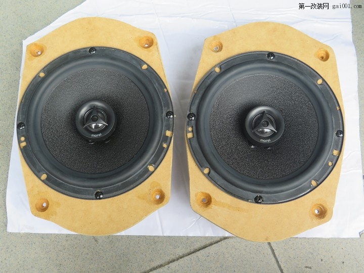 广州极速帝豪EC8改装摩雷听爱卓602两分频套装喇叭