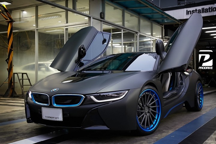 BMW i8 Gets改装ADV.1 Wheels蓝色魅惑轮毂