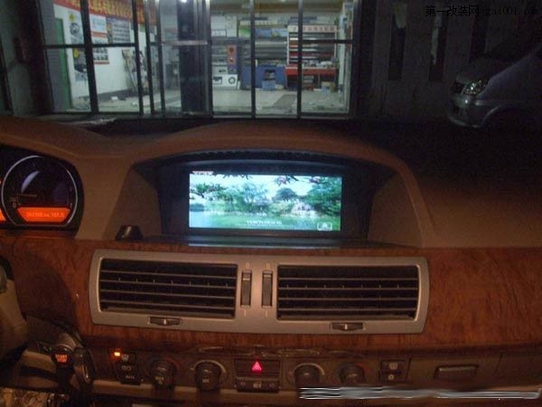 宝马7系原车屏幕加装手写触摸导航，倒车影像说明及作业图