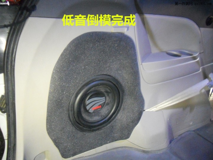 深圳比亚迪M6音响改装，霸克喇叭安装主机倒模+低音倒模