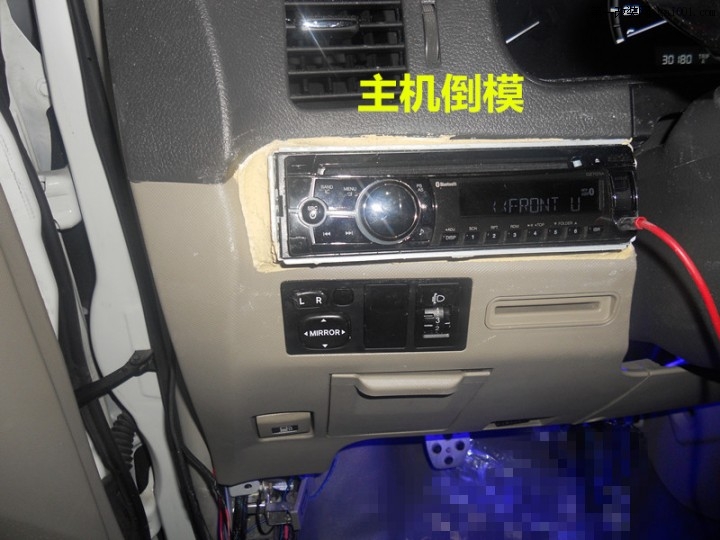 深圳比亚迪M6音响改装，霸克喇叭安装主机倒模+低音倒模