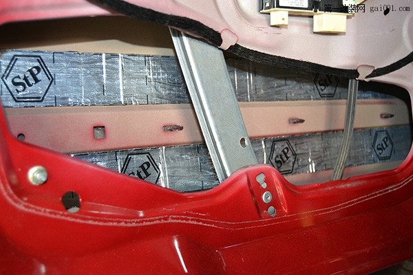 标志307俄罗斯STP门板隔音及锯门板装中低音喇叭
