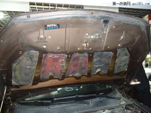 上海酷蛋汽车音响改装 陆丰X5全车隔音 俄罗斯进口军工STP