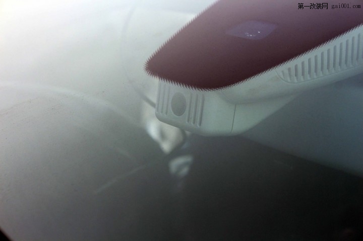 天津奔驰C200安装隐藏式记录仪无损安装不影响质保防碰瓷...