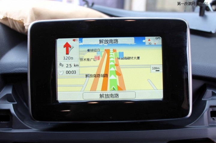 天津奔驰B200安装导航倒影轨迹雷达同步显示不改动原车线路