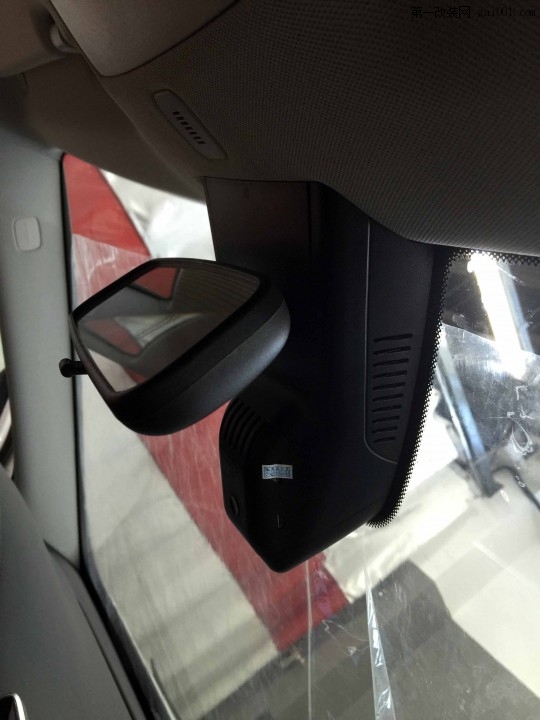 天津奔驰GLA200隐藏式记录仪无损安装作业分享