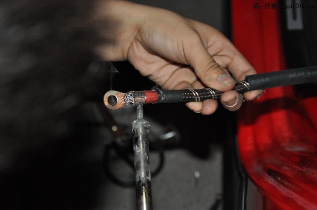 6线头接线焊接，让线材电流流通更顺畅，确保喇叭发声电流充足.JPG