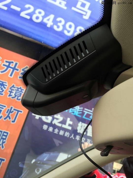 天津奔驰GLA200安装隐藏式行车记录仪作业分享