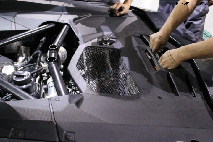 Lamborghini LP700-4 升级ARMYTRIX钛合金智能遥控阀门排气