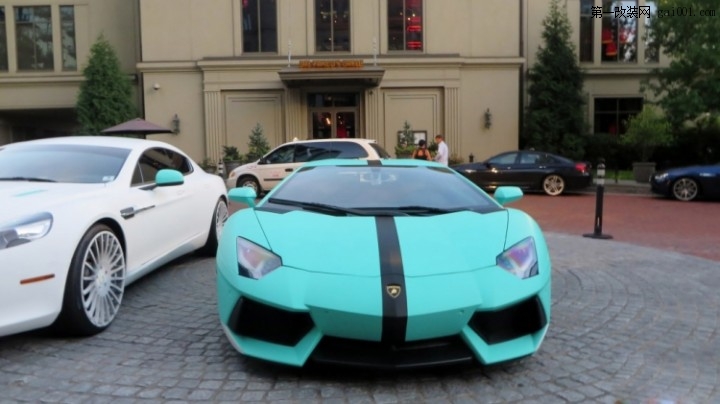 Aventador1.jpg