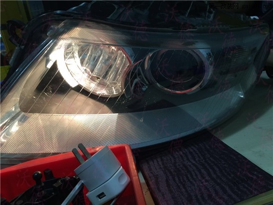 07年奥迪A6L汽车大灯升级双光透镜全新海拉5代3.2排量车子...