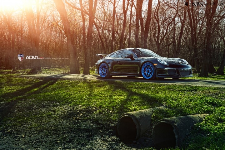 adv1-porsche-991-gt3-adv05s-mv2-sl-custom-forged-2-piece-concave-wheels-blue-01.jpg
