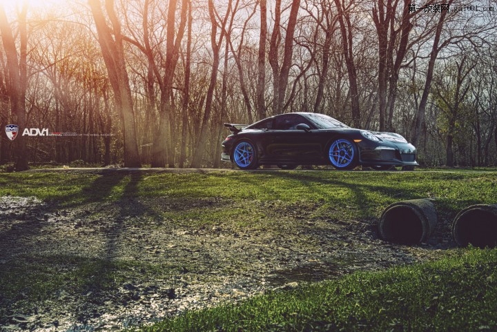 adv1-porsche-991-gt3-adv05s-mv2-sl-custom-forged-2-piece-concave-wheels-blue-02.jpg