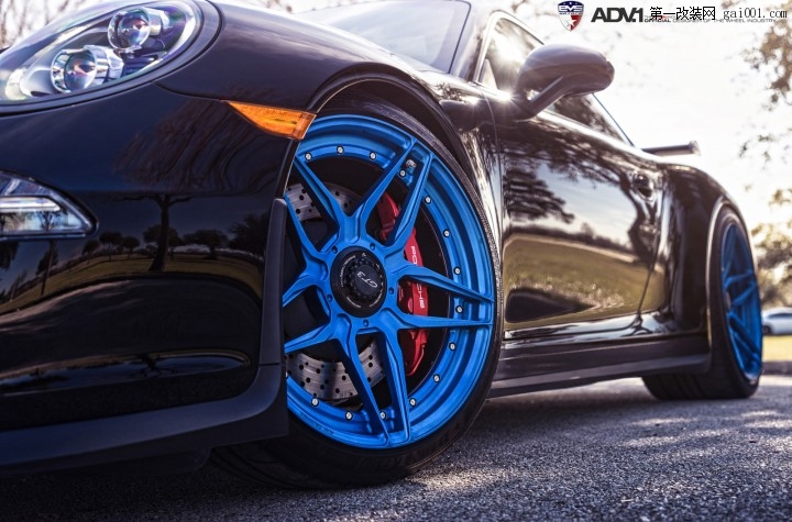 adv1-porsche-991-gt3-adv05s-mv2-sl-custom-forged-2-piece-concave-wheels-blue-06.jpg