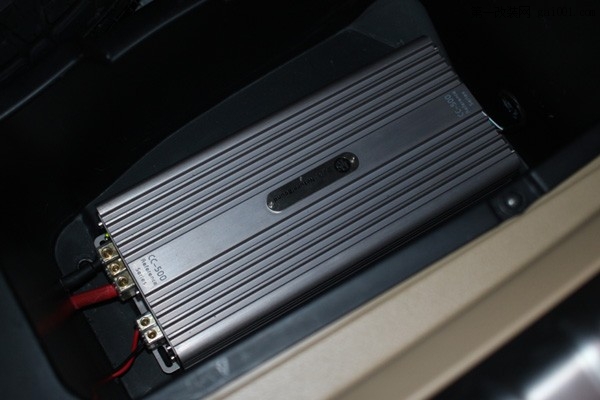 广州宝马X6汽车音响改装瑞典DLS功放+德国海芬妮低音系统