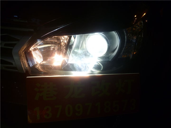 西宁长城M4改装海拉双光透镜+法雷奥安定器+岩崎灯泡大灯。