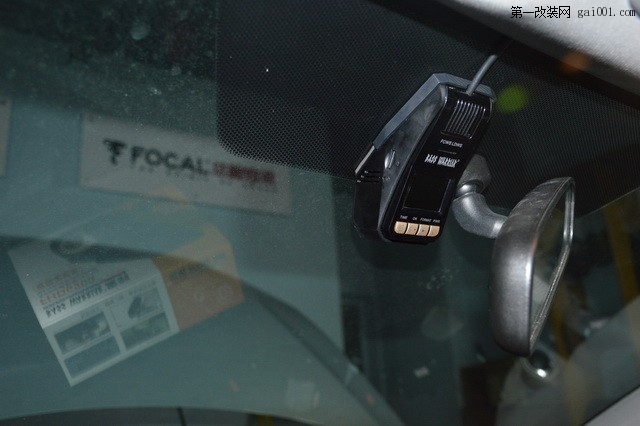 16加黑剑H6900行车记录仪，增加行车安全.JPG