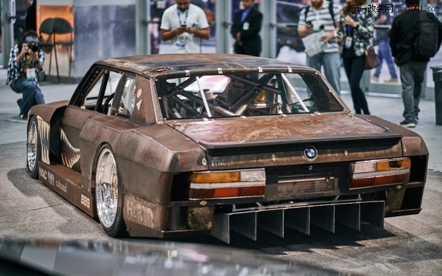1985-H-and-R-Springs-BMW-535i-Rusty-Slammington-Static-1-1280x800-628x393.jpg