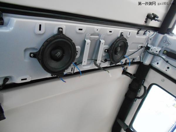 东莞汽车音响改装北京BJ40 东莞擎峰专业的音响改装技术