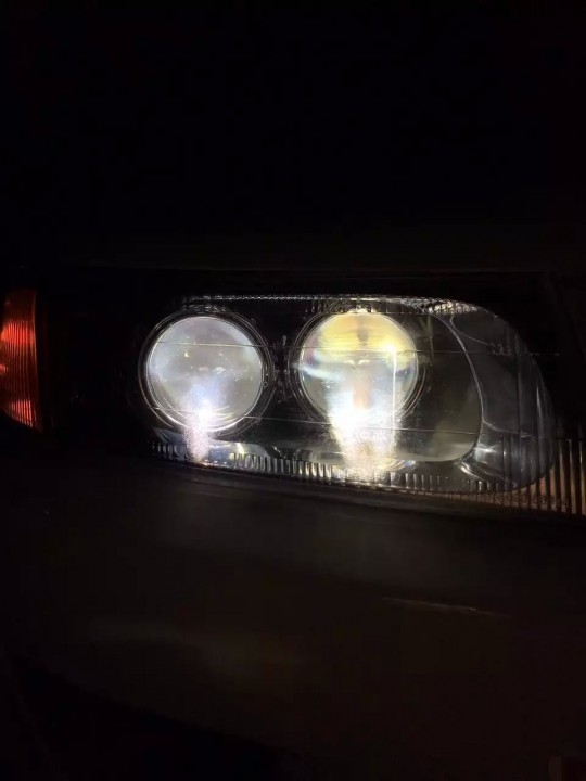 三菱菱帅大灯改装4个海拉5透镜 深圳光速车改改灯