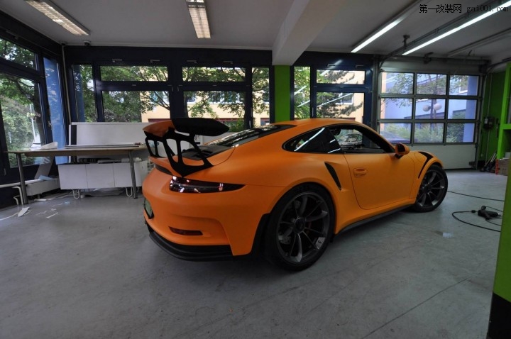 改装版2016保时捷911 GT3 RS