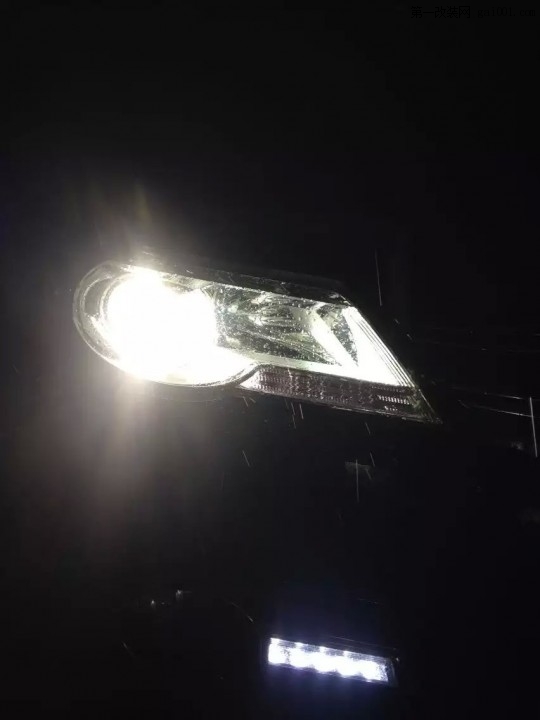 途观灯光升级德国海拉5透镜深圳光速车改改灯