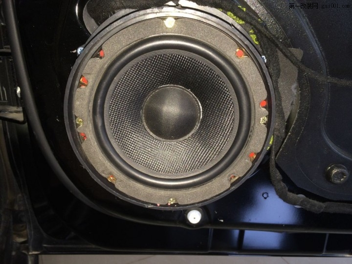 雪铁龙C5音响改德国RS进口喇叭+卡莱功放+8寸超薄低音