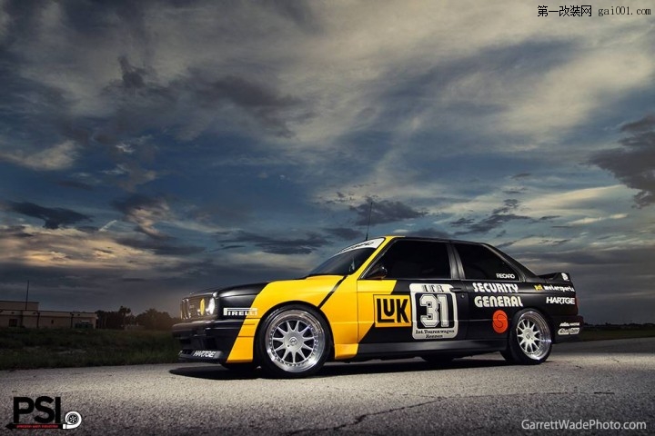 bmw-e30-m3-dtm-replica-3.jpg