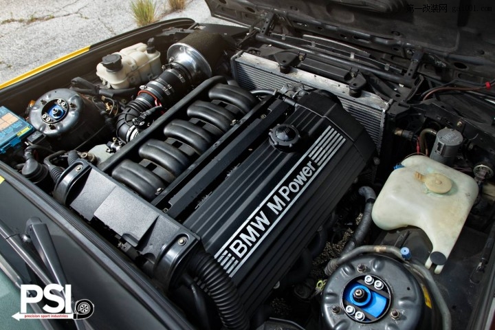 bmw-e30-m3-dtm-replica-11.jpg