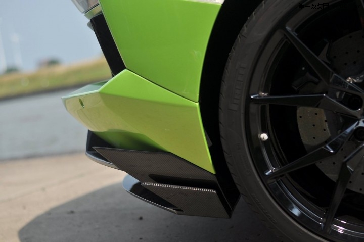 lamborghini-aventador-6.jpg