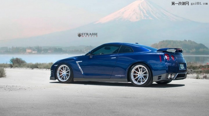 蓝珍珠日产GT-R改装拉丝铝金属轮毂