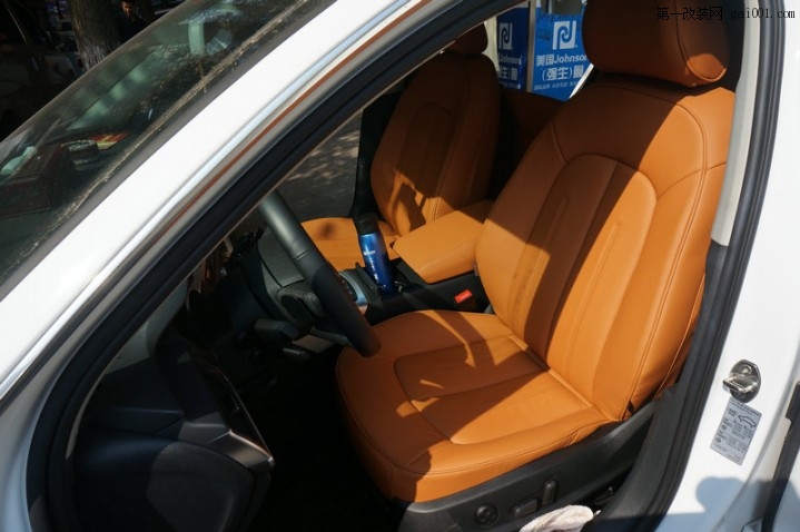 奥迪A6L湖南长沙改装包史耐德热带黄汽车真皮座椅套作业贴
