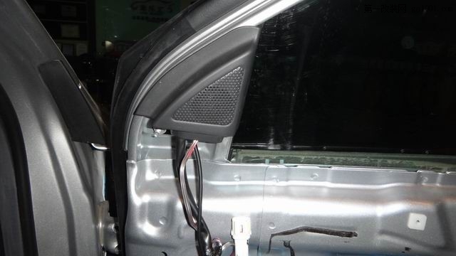 7前声场诗蔓DT165两分频套装喇叭高音单元安装在门板的三角位上.JPG