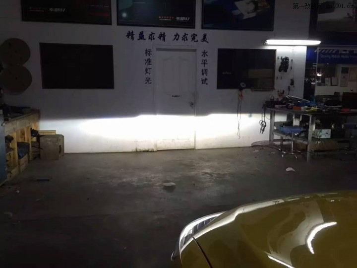 宁波车略轩车灯升级中心梅甘娜RS车扥升级双氙气灯