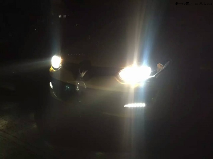 宁波车略轩车灯升级中心梅甘娜RS车扥升级双氙气灯